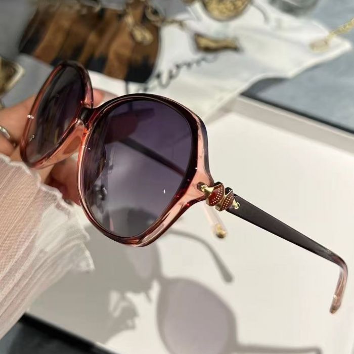 Butterfly Lense Sunglasses with Deco Detail