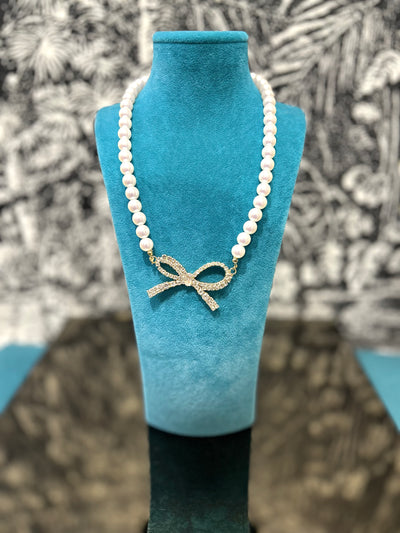 Pearl & Sparkle Bow Short Necklace