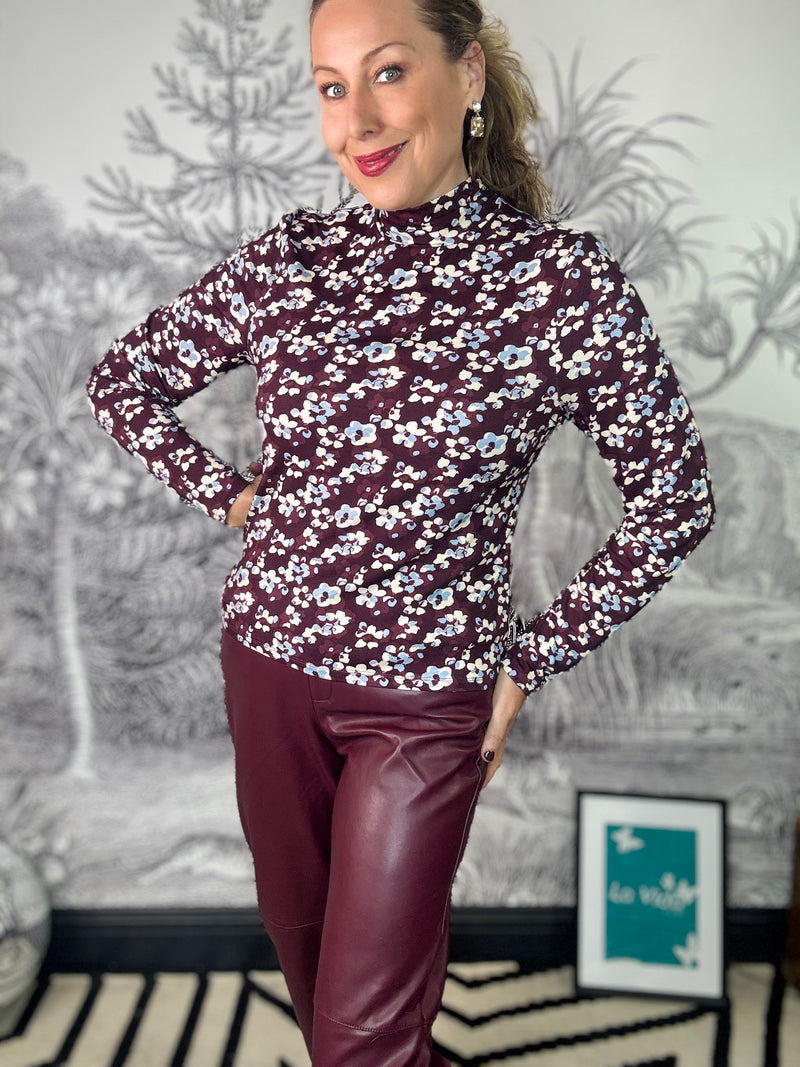 Rolinde Long Sleeve Top in Aubergine Floral