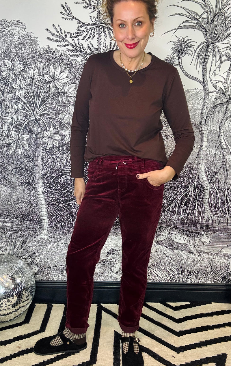 Tessy Velvet Jeans in Ruby
