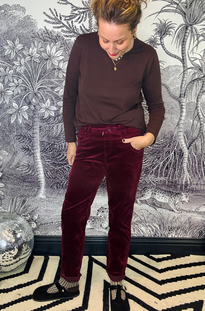 Tessy Velvet Jeans in Ruby