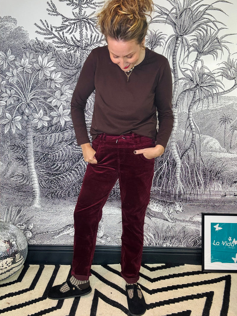 Tessy Velvet Jeans in Ruby