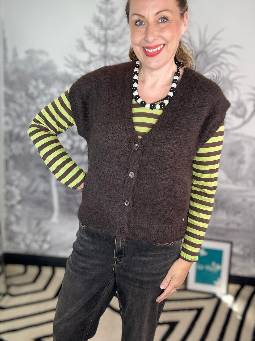 Sleeveless Fuzzy Cardigan in Brown