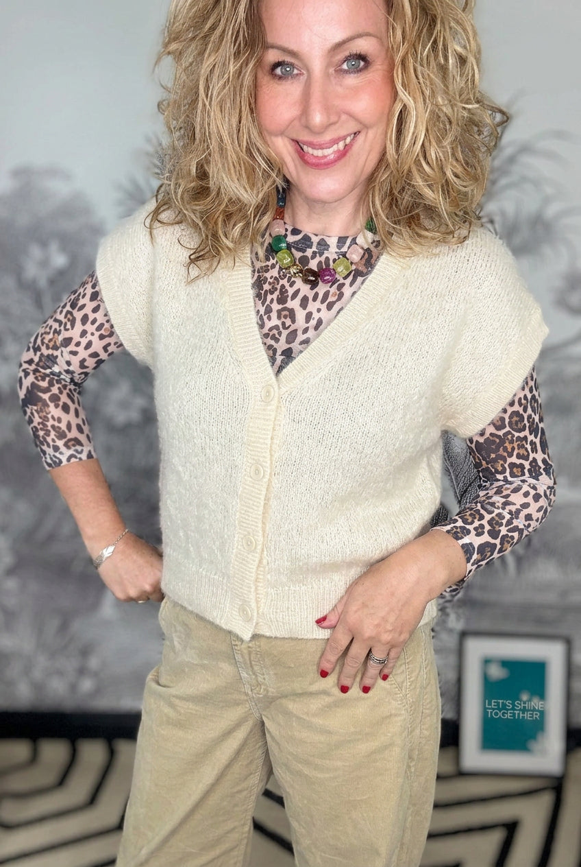 Sleeveless Fuzzy Cardigan in Cream