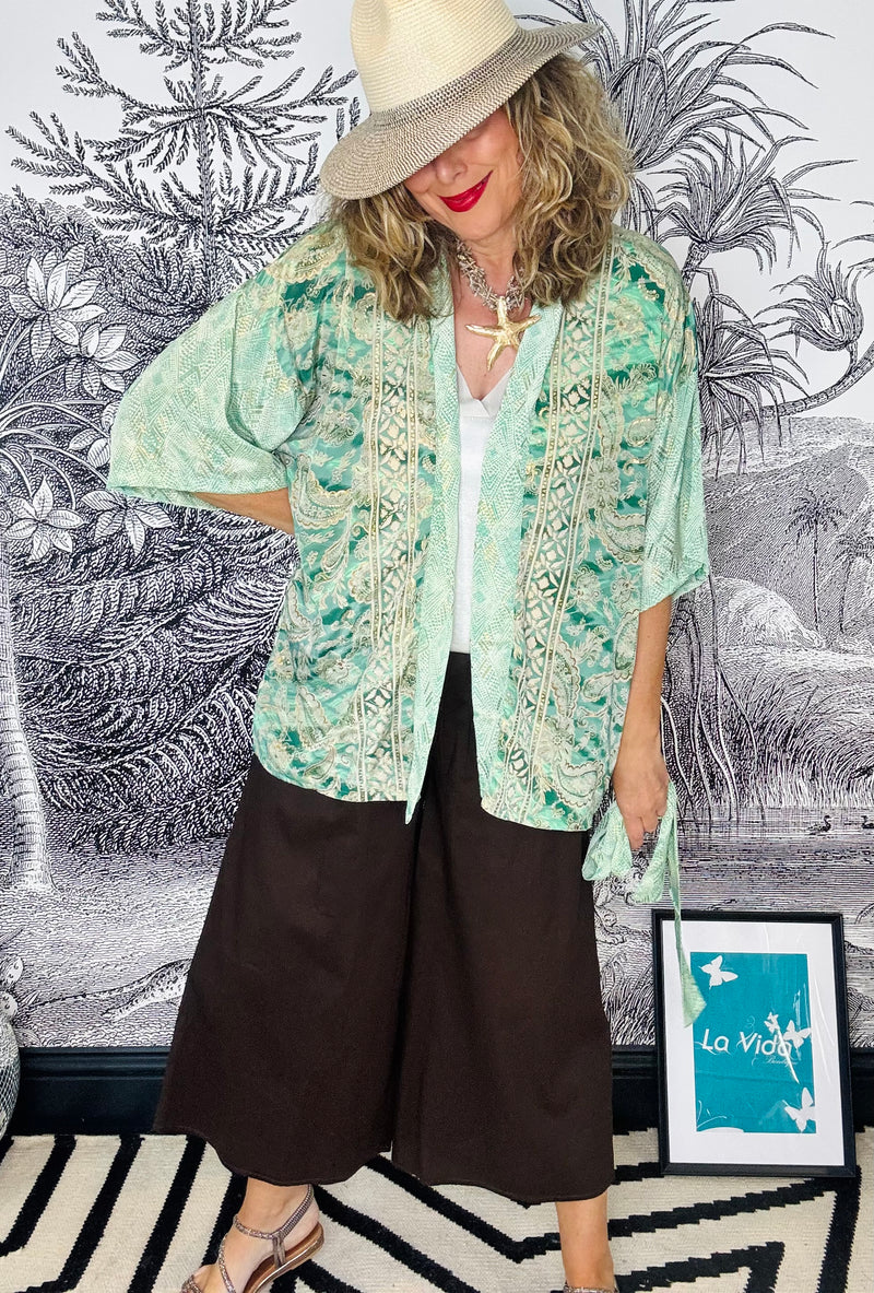 Luna Short Kimono in Floral Green Mix
