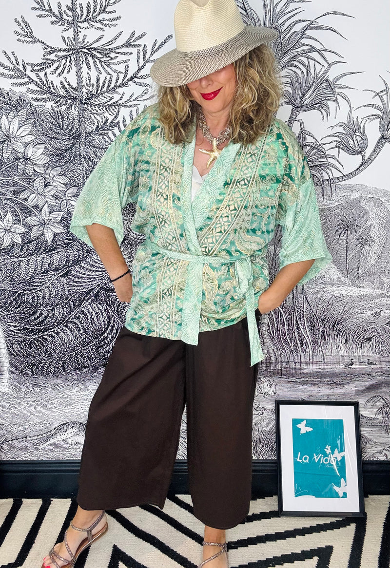 Luna Short Kimono in Floral Green Mix