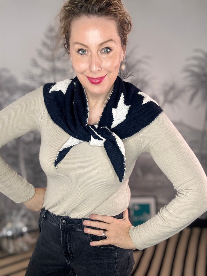 Rachaels Reversible Knitted Neck Triangle Scarf Star Print