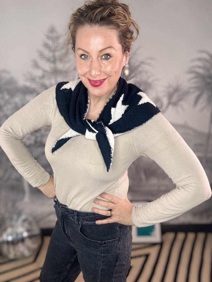 Rachaels Reversible Knitted Neck Triangle Scarf Star Print