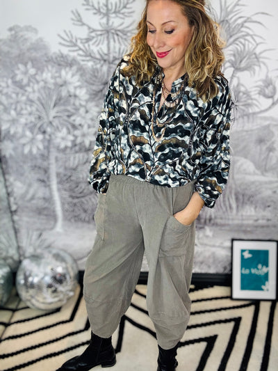 Luna Blouse in Graphite Decor