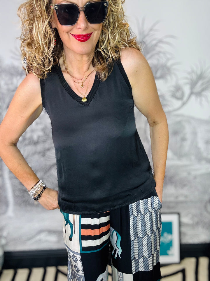 Vero V-Neck Sleeveless Top