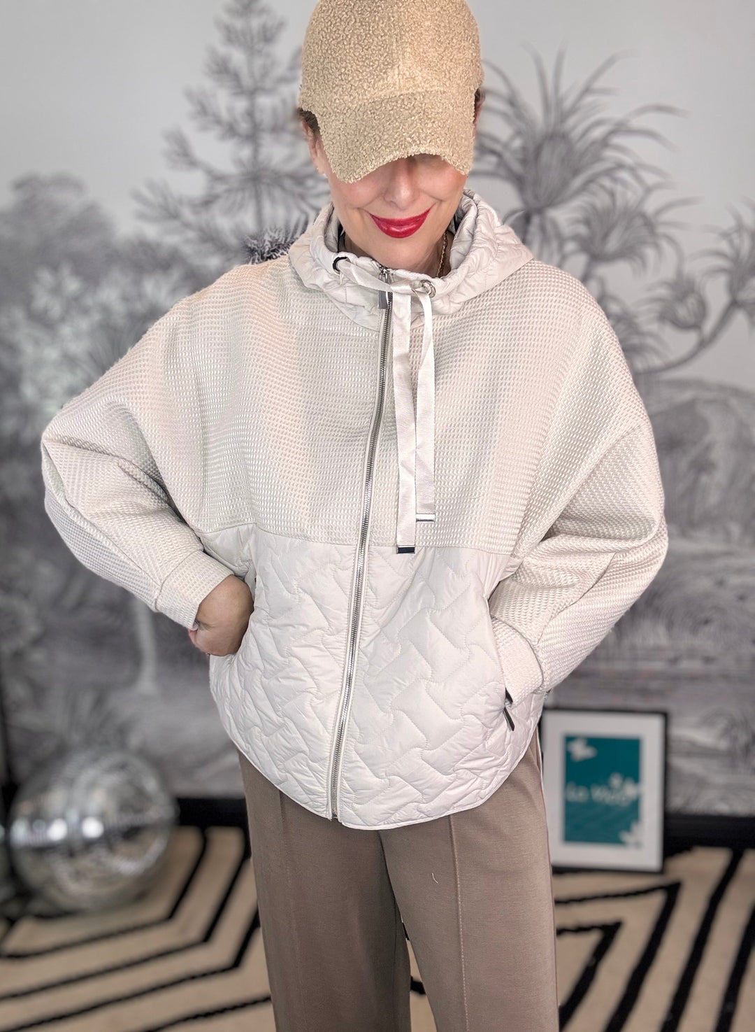 Abrigo Hooded Honeycomb Light  Padded Coat in Cream
