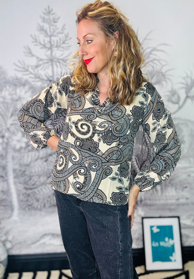 Luna Blouse in Grey Paisley