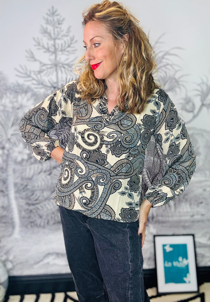 Luna Blouse in Grey Paisley