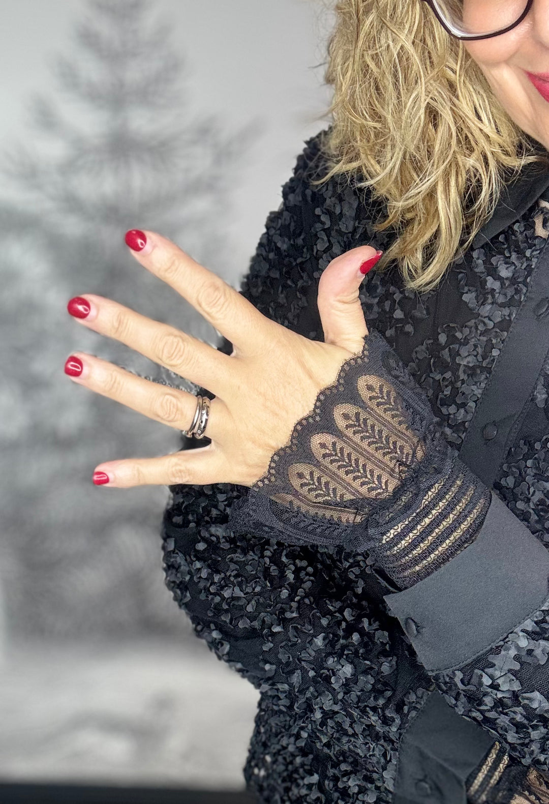 Reeva lace cuffs