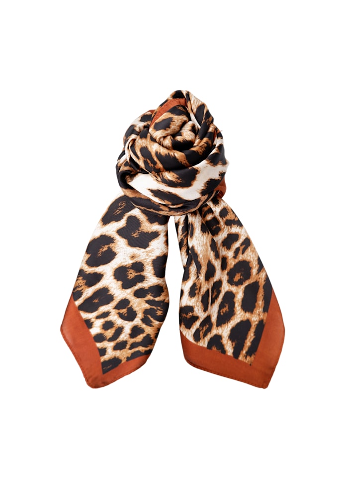 Nira Mini Leo Scarf with Gold Ring