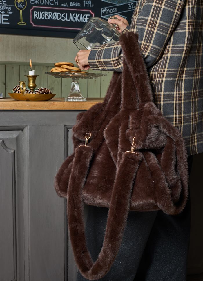 Loma Large Faux Fur Shopper Bag