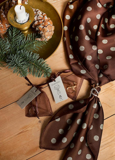 Beau Wave Sparkle Scarf Ring