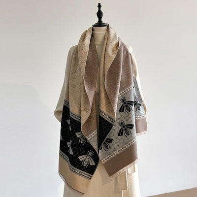 Retro Bee Jacquard Winter Scarf
