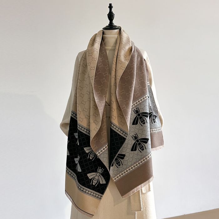 Retro Bee Jacquard Winter Scarf