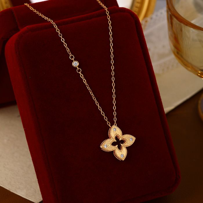 Dainty Four Petals Necklace