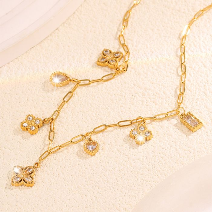 Sparkle Floral Delicate Necklace in Gold