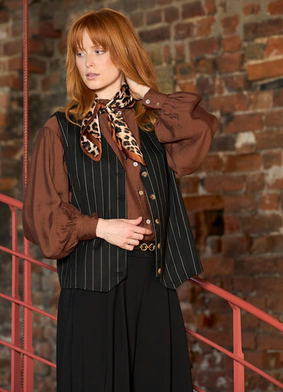 Nira Mini Leo Scarf with Gold Ring